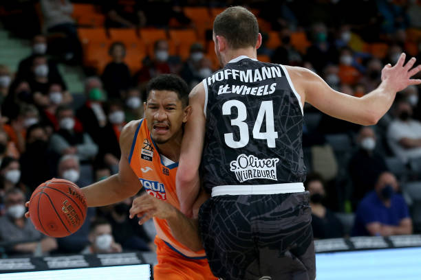 西亚卡姆场 西亚卡姆场