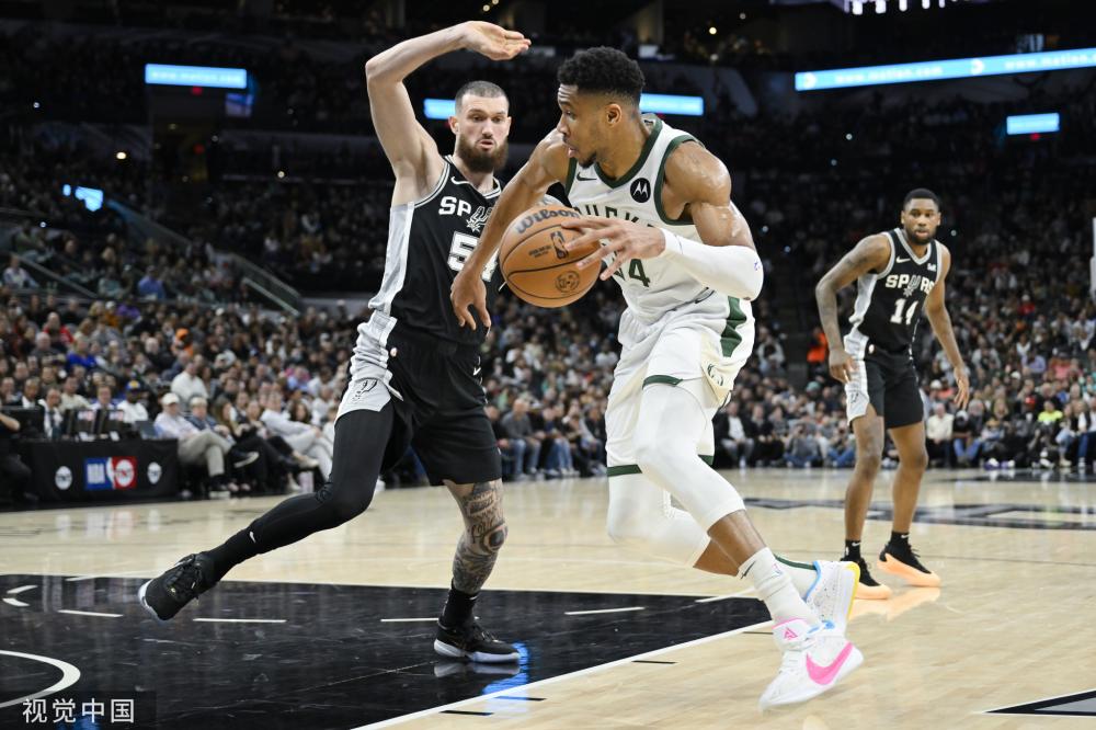 在万人瞩目 在万人瞩目